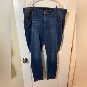 Plus-size, mid-rise skinny jeans
